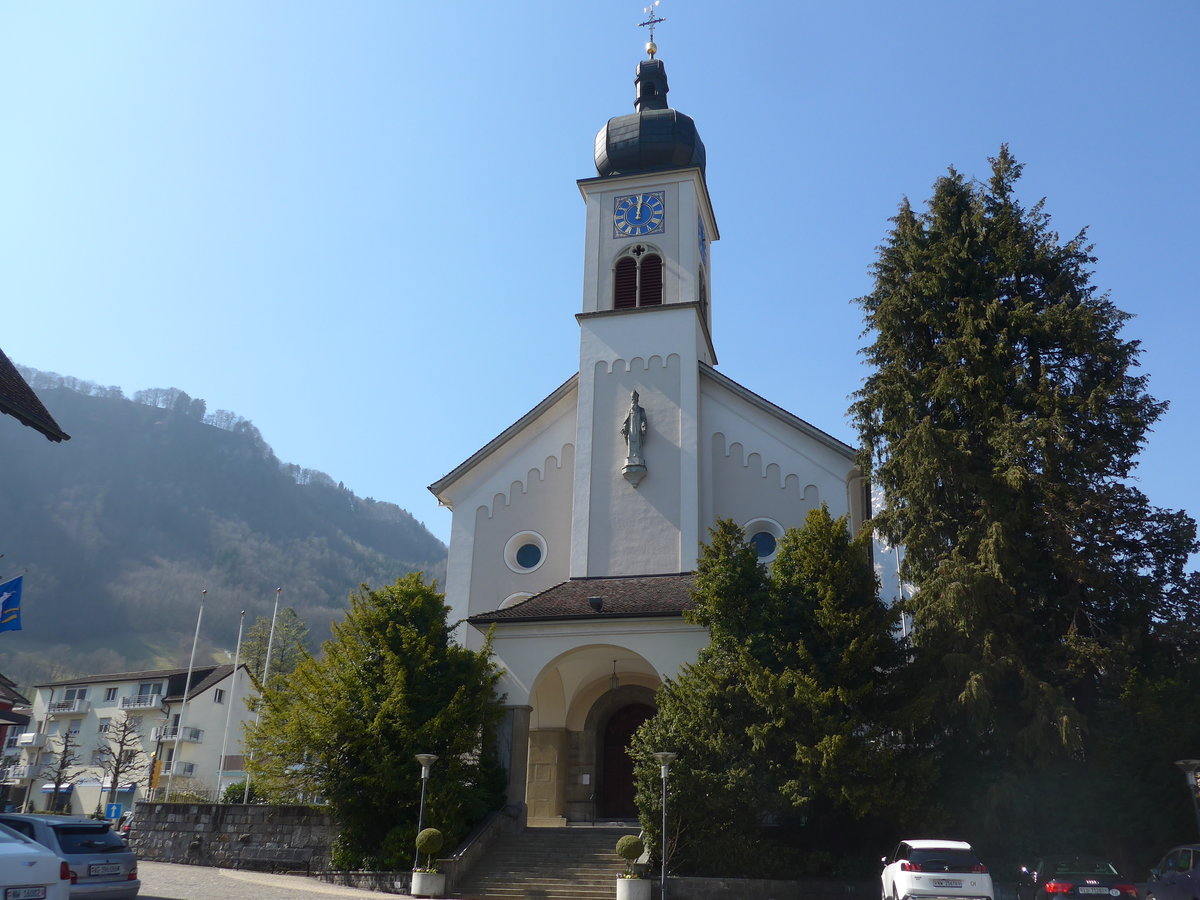 (203'321) - Die Kirche am 30. M�rz 2019 in Hergiswil