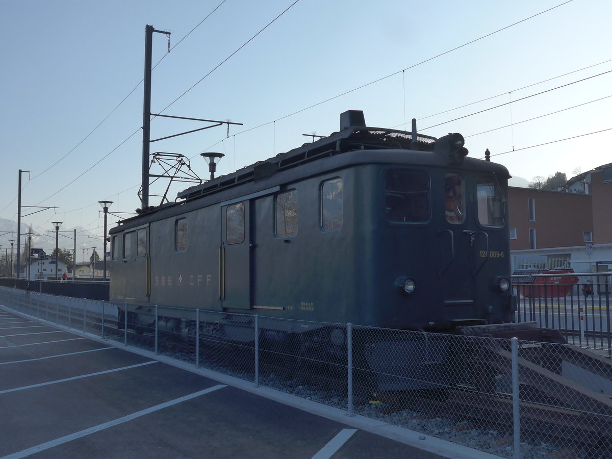 (203'410) - SBB-Lokomotive - Nr. 120'009-6 - am 30. M�rz 2019 im Bahnhof Alpnachstad