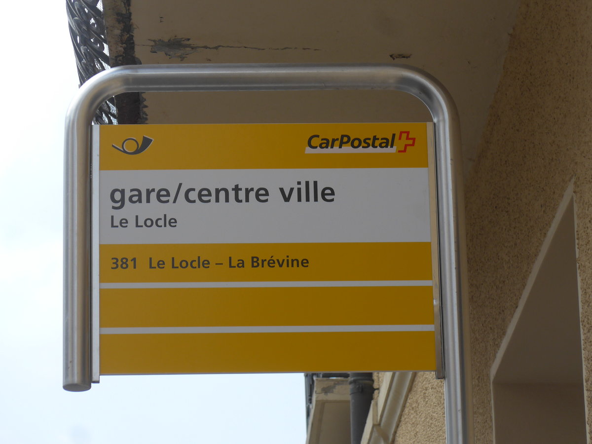 (203'612) - PostAuto-Haltestelle - Le Locle, gare/centre ville - am 13. April 2019