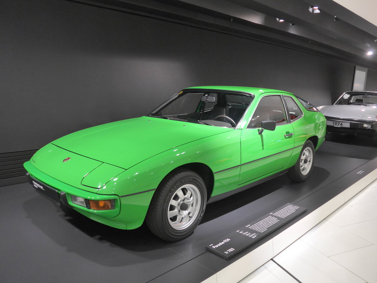 (204'610) - Porsche 924 am 9. Mai 2019 in Zuffenhausen, Porsche Museum