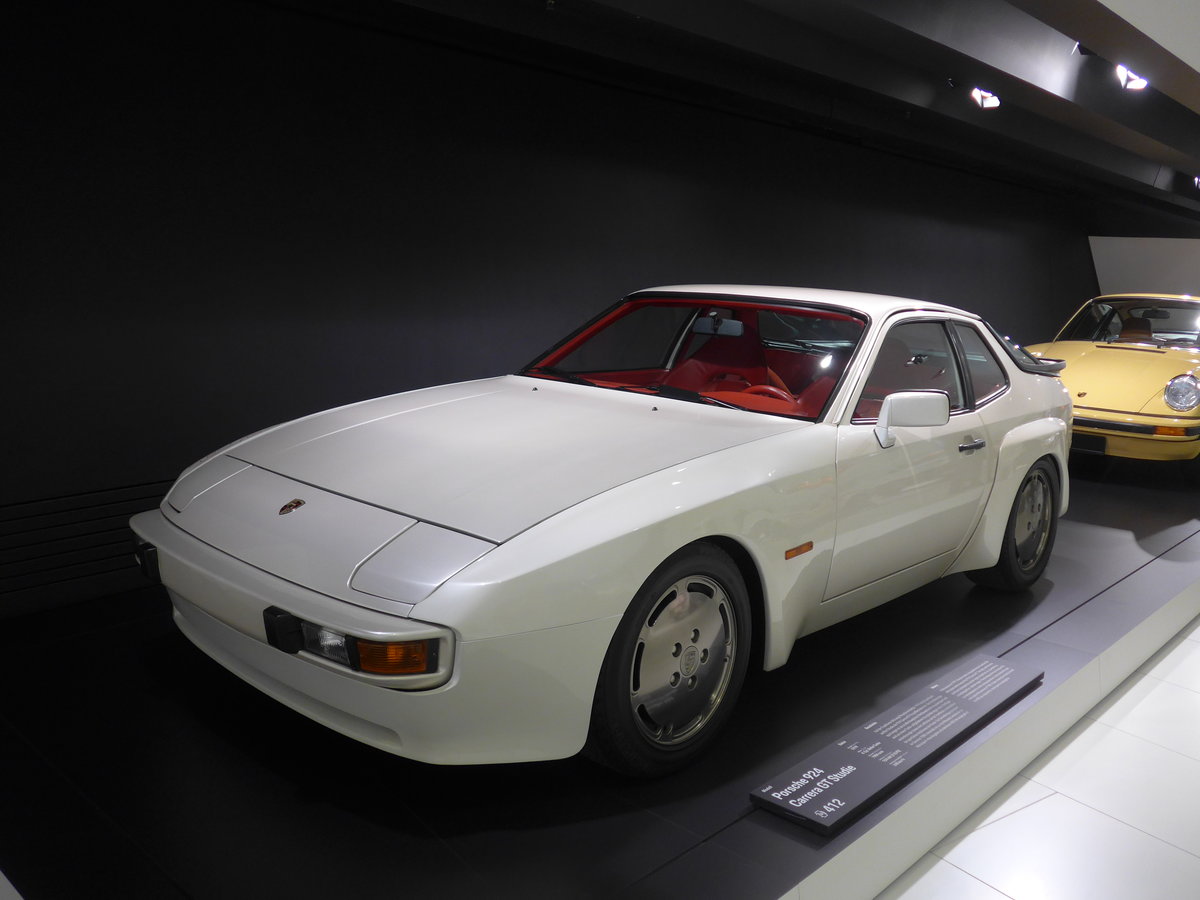 (204'619) - Porsche 924 am 9. Mai 2019 in Zuffenhausen, Porsche Museum