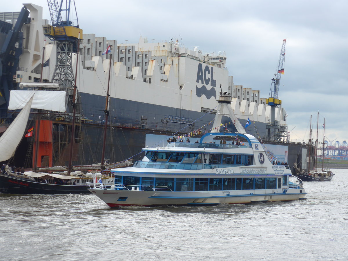 (204'752) - 830. Hafengeburtstag mit Schiffsparade am 10. Mai 2019 auf der Elbe in Hamburg
