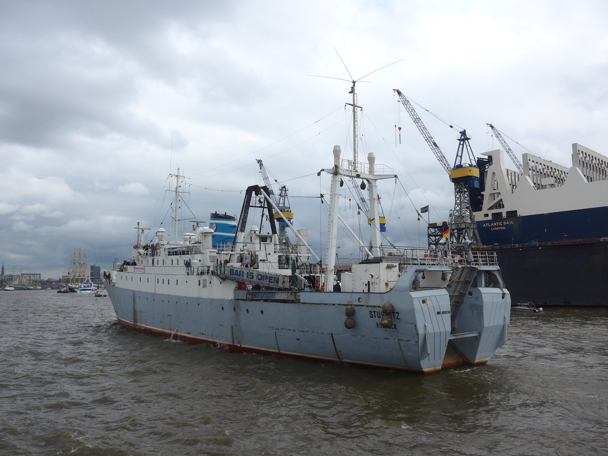 (204'756) - 830. Hafengeburtstag mit Schiffsparade am 10. Mai 2019 auf der Elbe in Hamburg