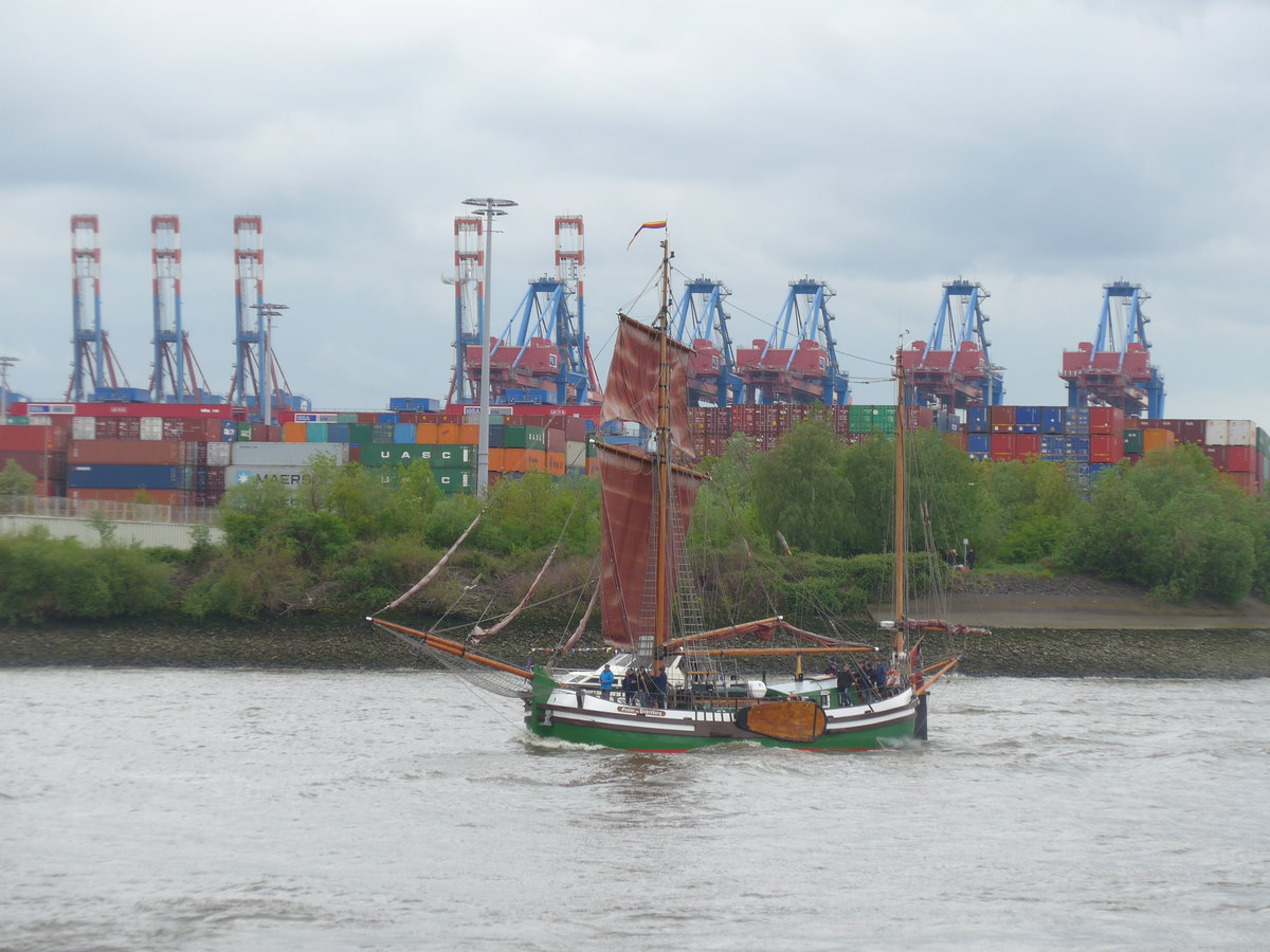 (204'779) - 830. Hafengeburtstag mit Schiffsparade am 10. Mai 2019 auf der Elbe in Hamburg