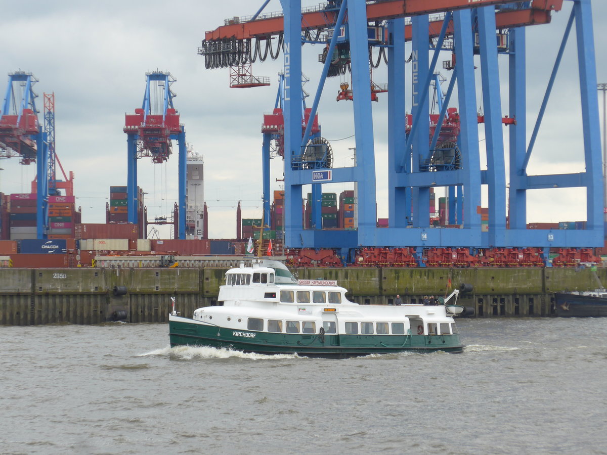 (204'782) - 830. Hafengeburtstag mit Schiffsparade am 10. Mai 2019 auf der Elbe in Hamburg