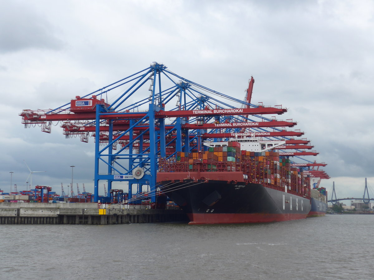 (204'797) - 830. Hafengeburtstag mit Schiffsparade am 10. Mai 2019 auf der Elbe in Hamburg