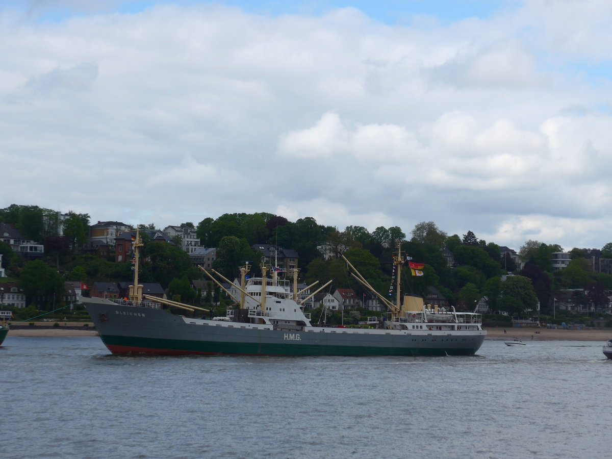 (204'807) - 830. Hafengeburtstag mit Schiffsparade am 10. Mai 2019 auf der Elbe in Hamburg