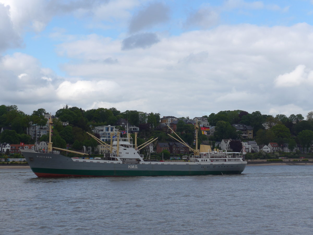 (204'809) - 830. Hafengeburtstag mit Schiffsparade am 10. Mai 2019 auf der Elbe in Hamburg