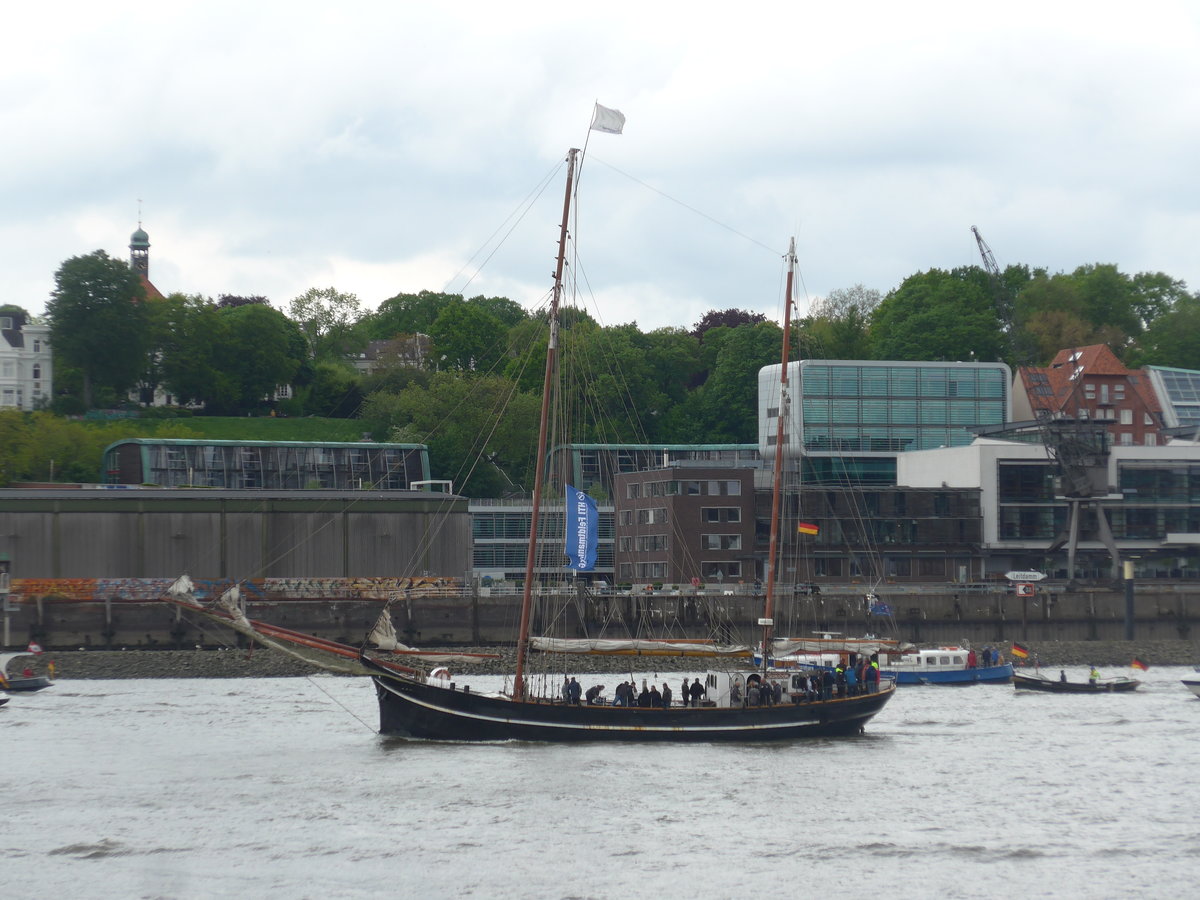 (204'822) - 830. Hafengeburtstag mit Schiffsparade am 10. Mai 2019 auf der Elbe in Hamburg