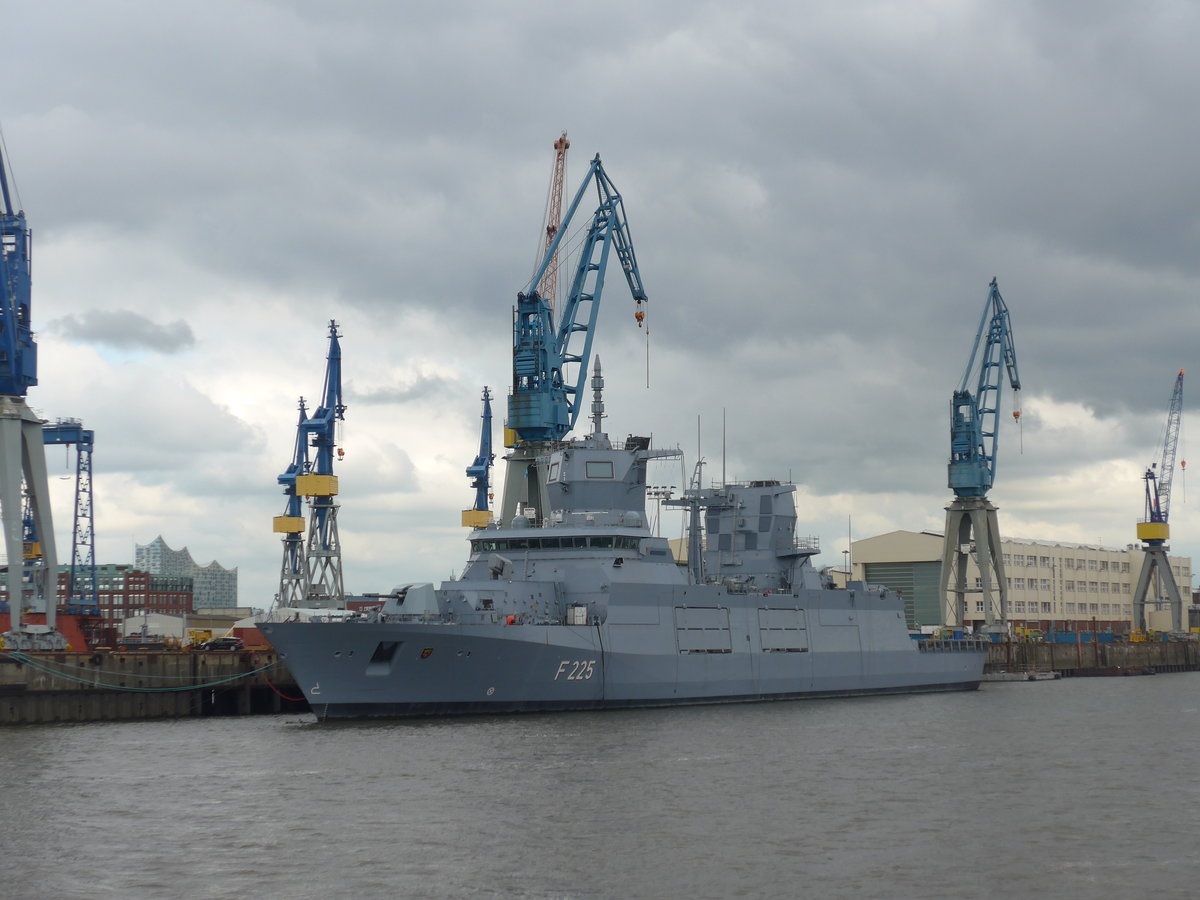 (204'833) - 830. Hafengeburtstag mit Schiffsparade am 10. Mai 2019 auf der Elbe in Hamburg