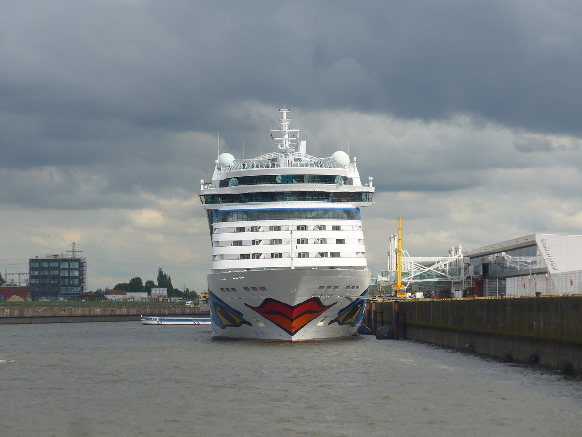 (204'836) - 830. Hafengeburtstag mit Schiffsparade am 10. Mai 2019 auf der Elbe in Hamburg