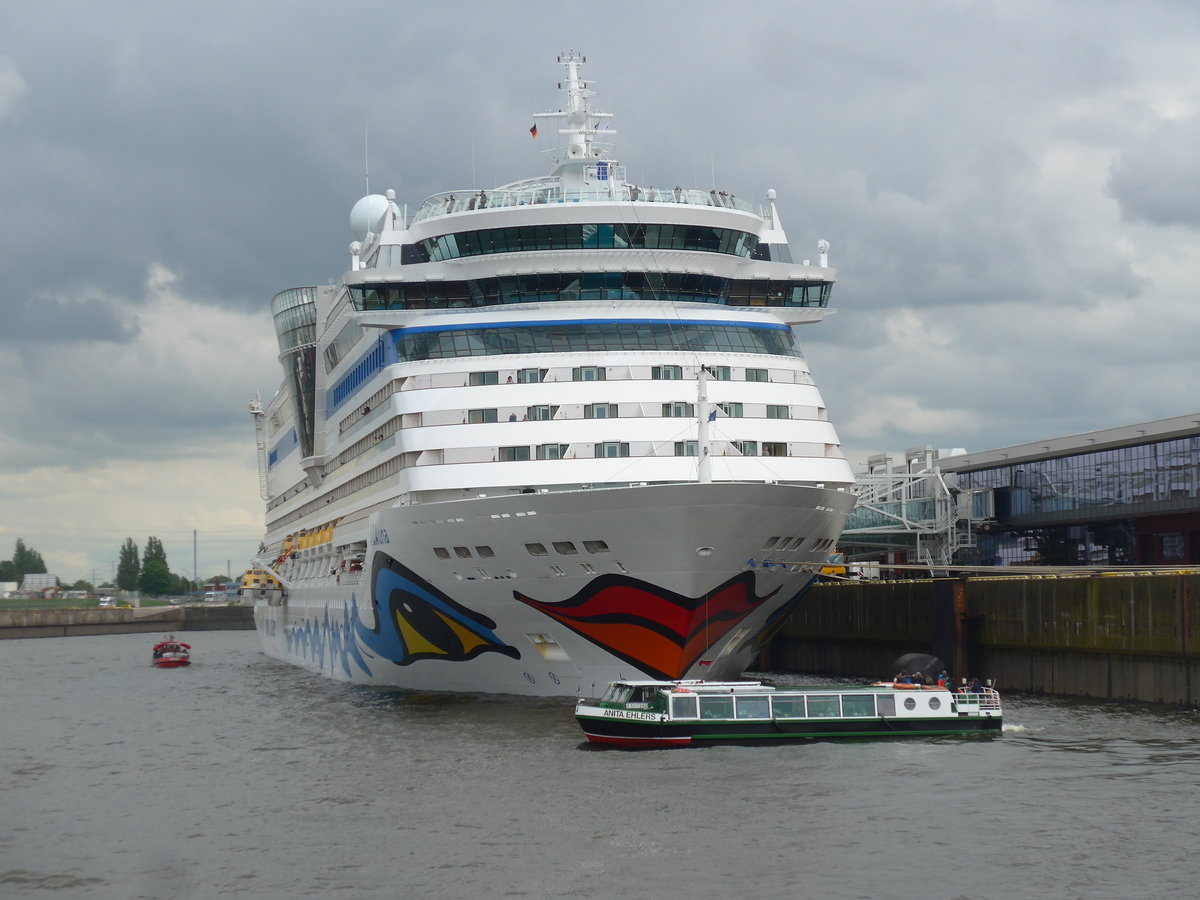 (204'837) - 830. Hafengeburtstag mit Schiffsparade am 10. Mai 2019 auf der Elbe in Hamburg