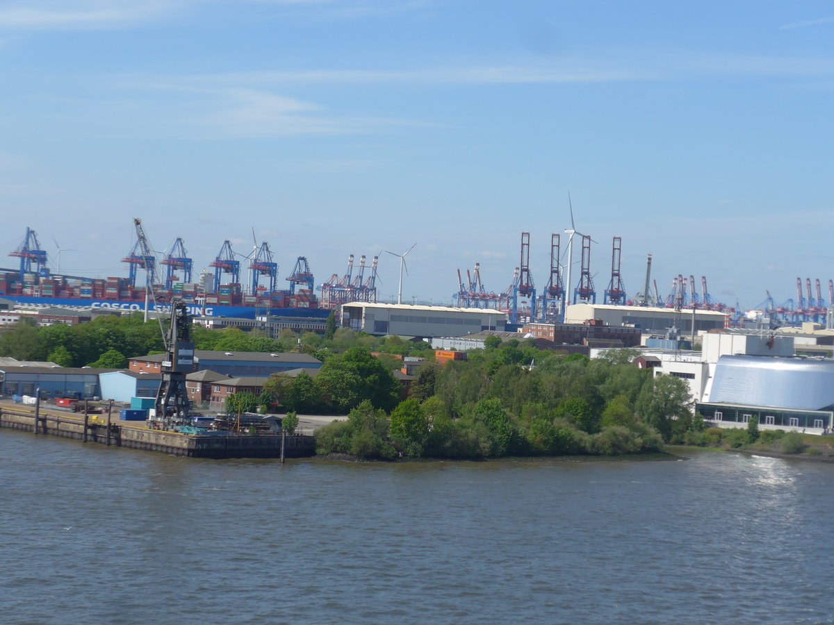(204'902) - Im Hamburger Hafen an der Elbe am 11. Mai 2019
