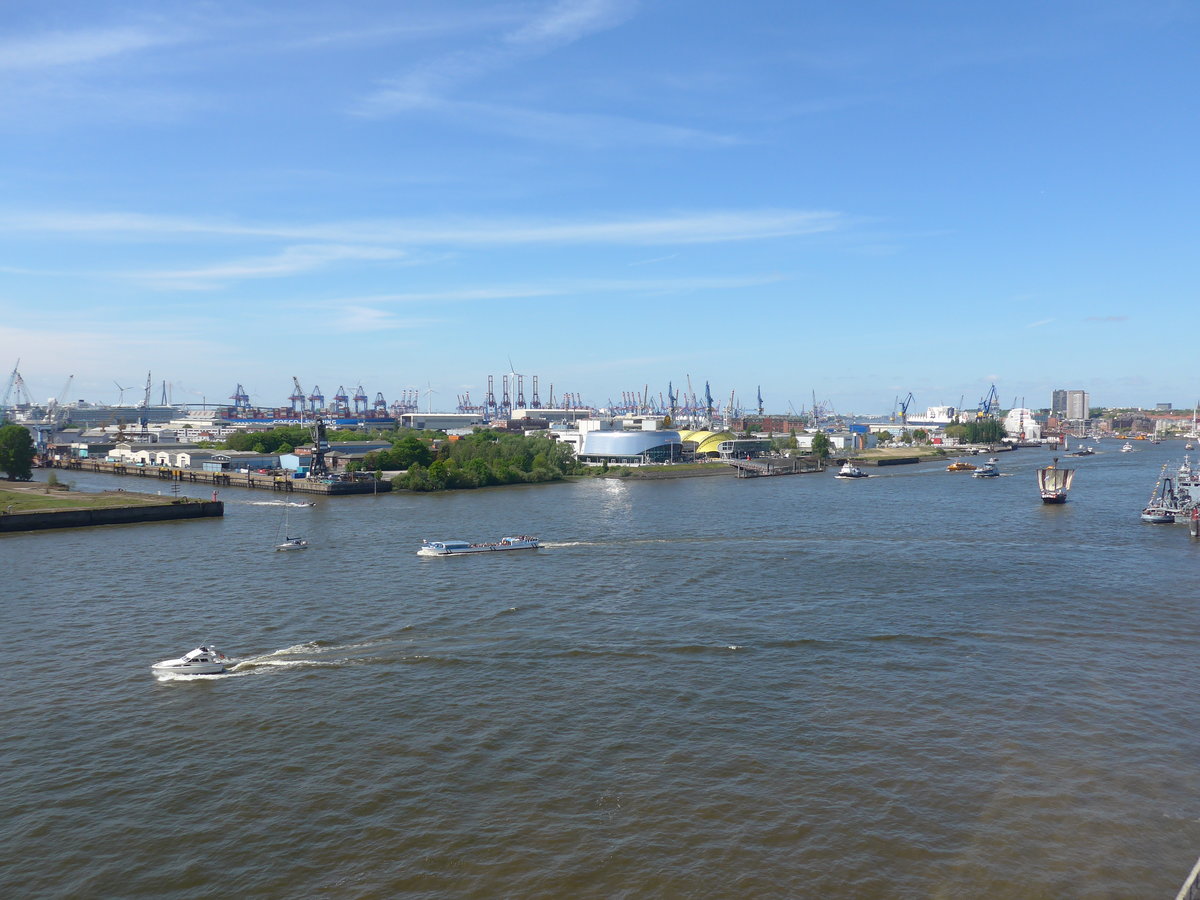 (204'903) - 830. Hafengeburtstag am 11. Mai 2019 auf der Elbe in Hamburg
