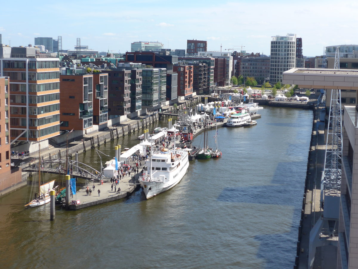 (204'907) - 830. hafengeburtstag am 11. Mai 2019 auf der Elbe in Hamburg