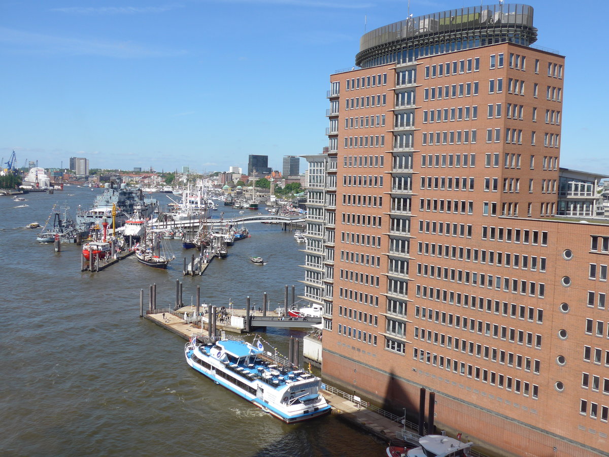 (204'911) - 830. Hafengeburtstag am 11. Mai 2019 auf der Elbe in Hamburg