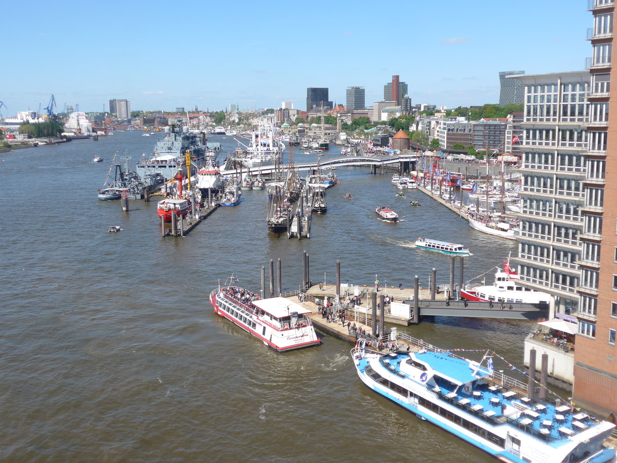 (204'913) - 830. Hafengeburtstag am 11. Mai 2019 auf der Elbe in Hamburg