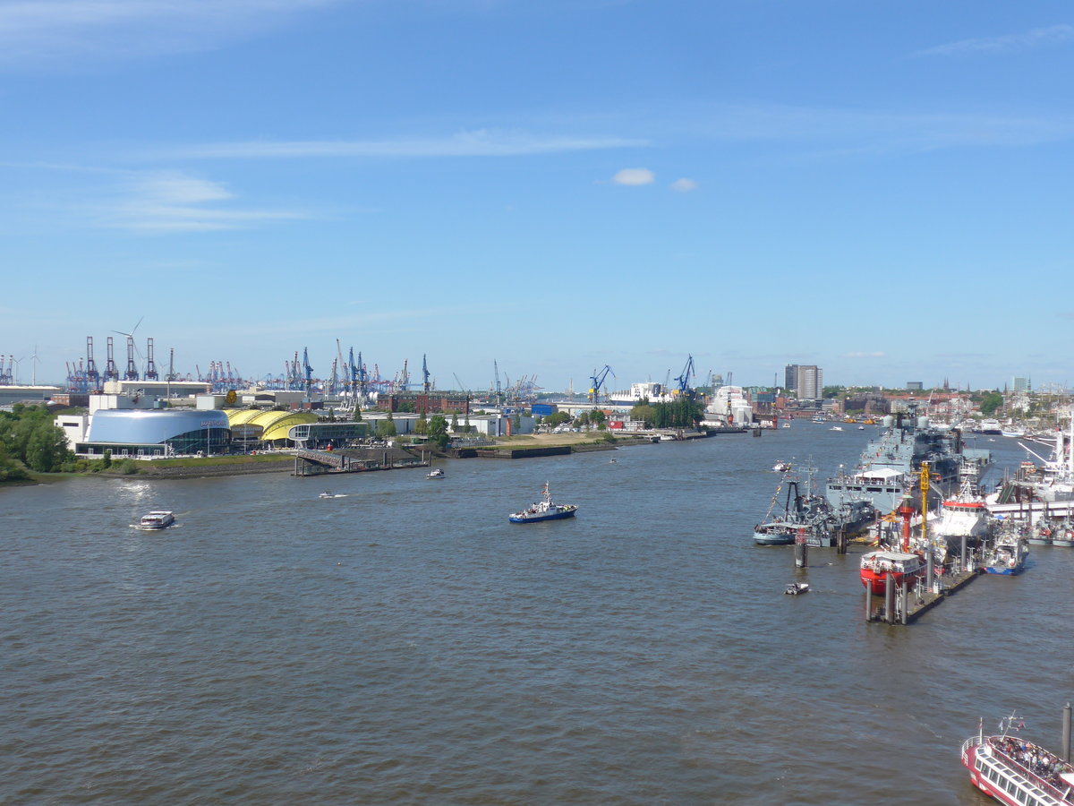 (204'914) - 830. Hafengeburtstag am 11. Mai 2019 auf der Elbe in Hamburg