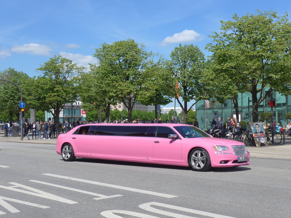 (204'924) - Bentley - WL-XL 4000 - am 11. Mai 2019 in Hamburg, Jungfernstieg