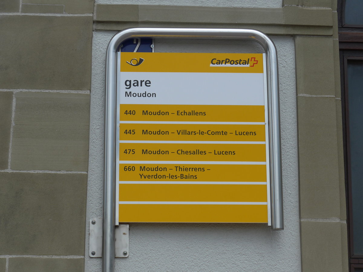 (205'452) - PostAuto-Haltestelle - Moudon, gare - am 25. Mai 2019
