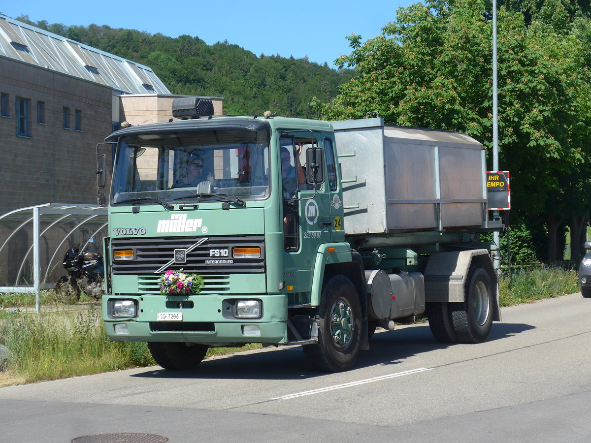 (205'843) - M�ller, St. Gallen - SG 7296 - Volvo am 8. Juni 2019 in Thayngen, Saurertreffen