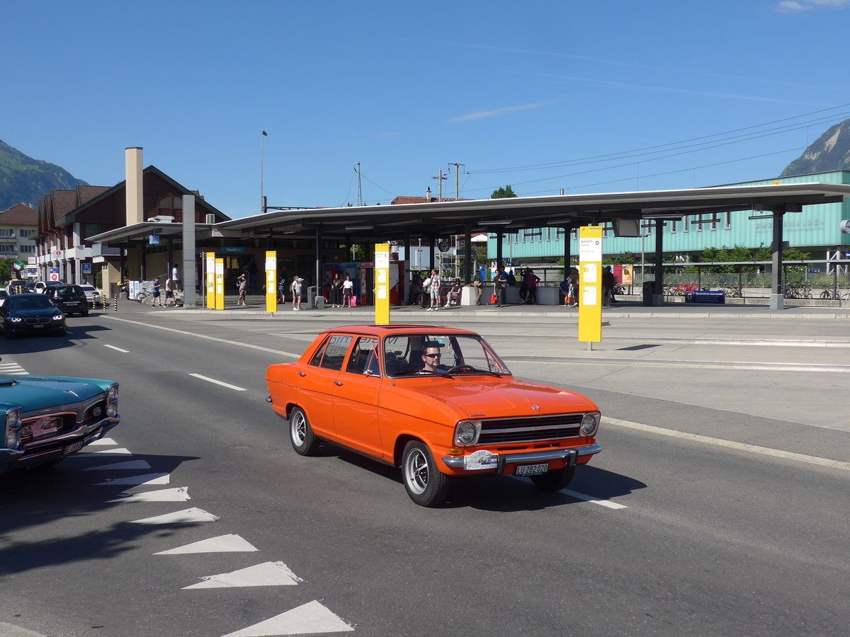 (206'132) - Opel - LU 282'020 - am 8. Juni 2019 in Sarnen, OiO