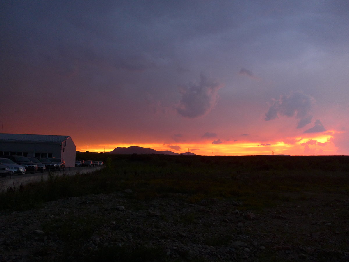 (207'135) - Abendrot am 3. Juli 2019 bei Sevlievo