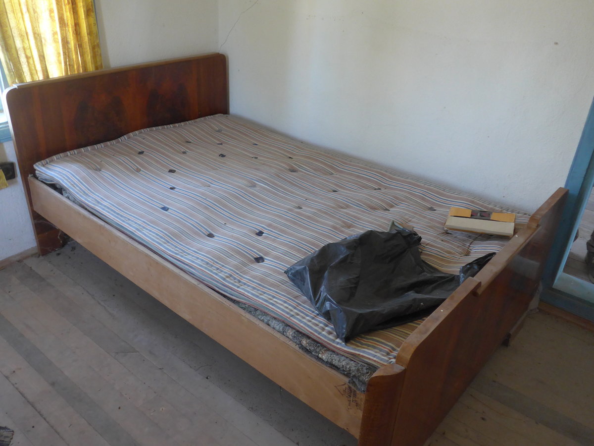 (207'293) - Altes Bett im Ferienheim am 4. Juli 2019 in Kavlak