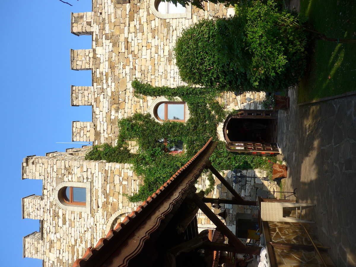 (207'307) - Innenhof im Hotel am 4. Juli 2019 in Arbanasi