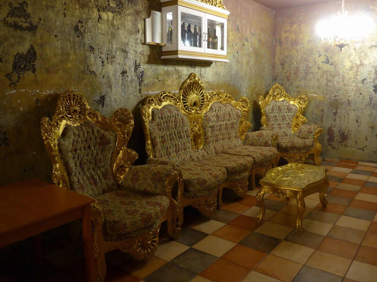 (207'310) - Sitzgruppe im Hotel am 4. Juli 2019 in Arbanasi