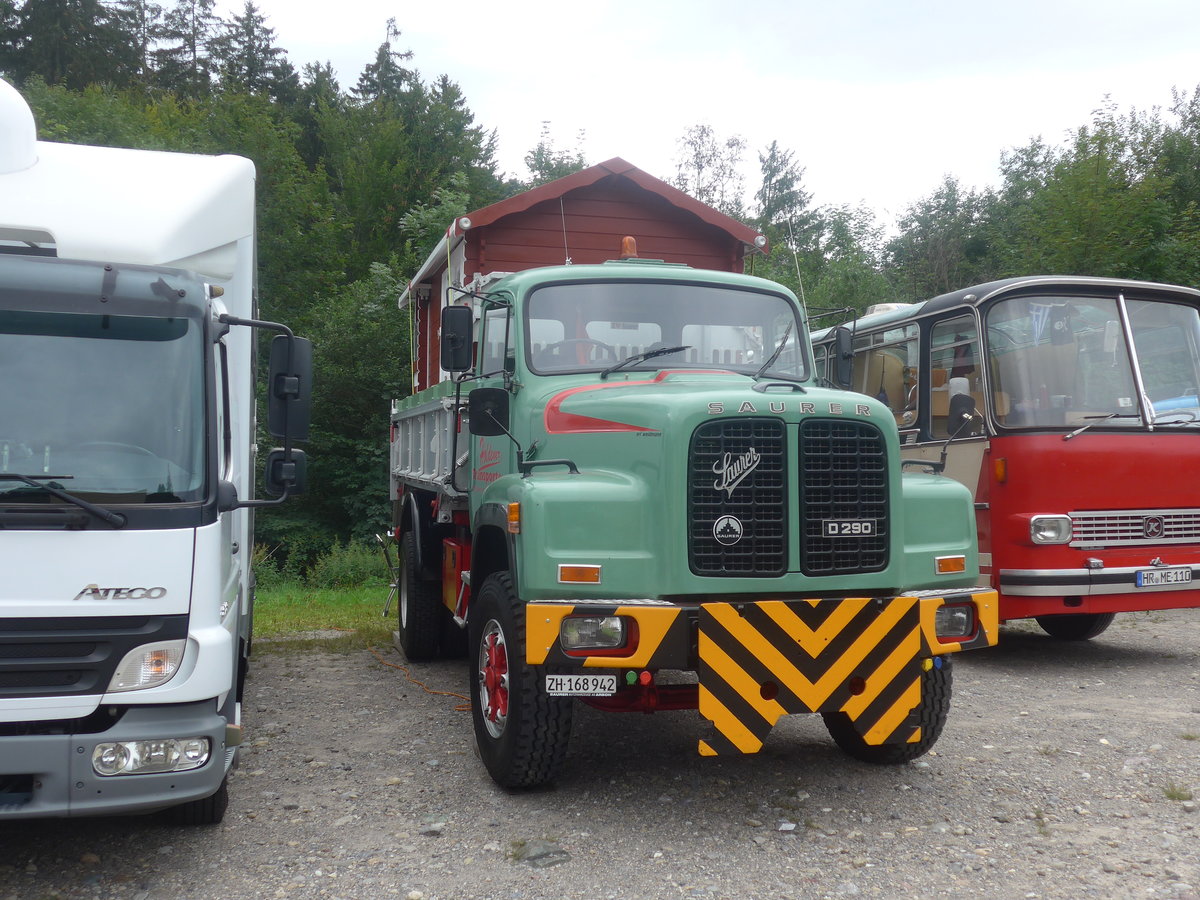 (208'852) - Holdener, Oberiberg - ZH 168'942 - Saurer am 17. August 2019 in Atzm�nnig, Schutt