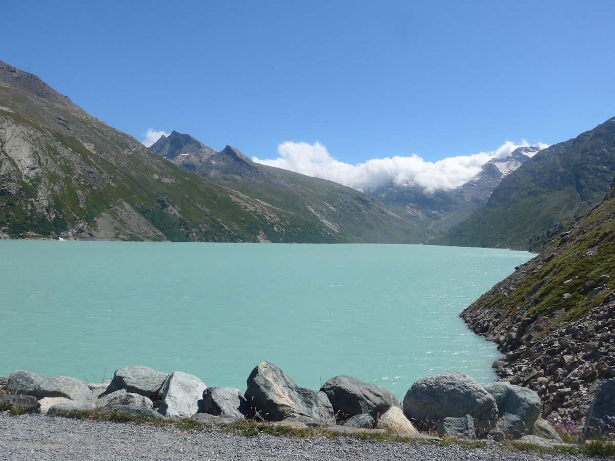 (209'026) - Der Mattmark Stausee am 18. August 2019