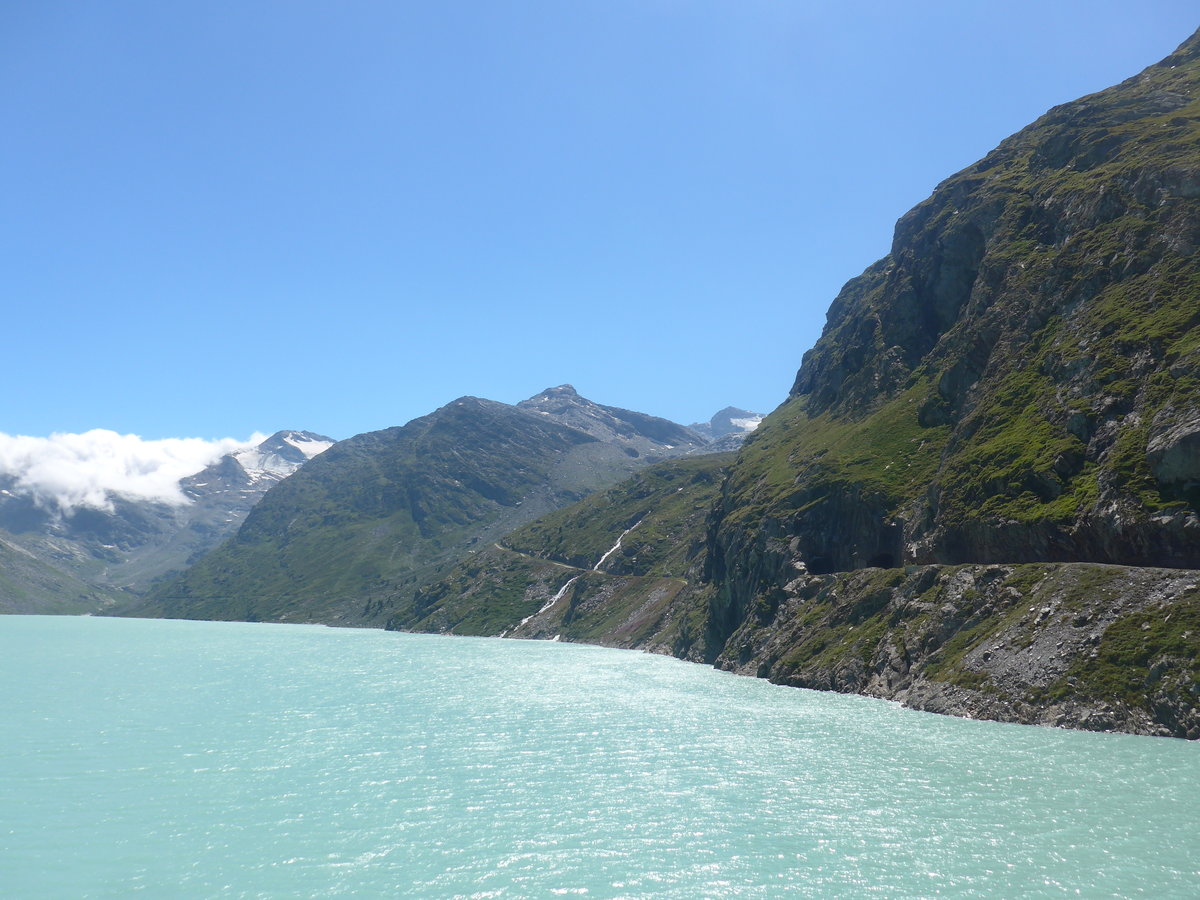 (209'030) - Der Mattmark Stausee am 18. August 2019