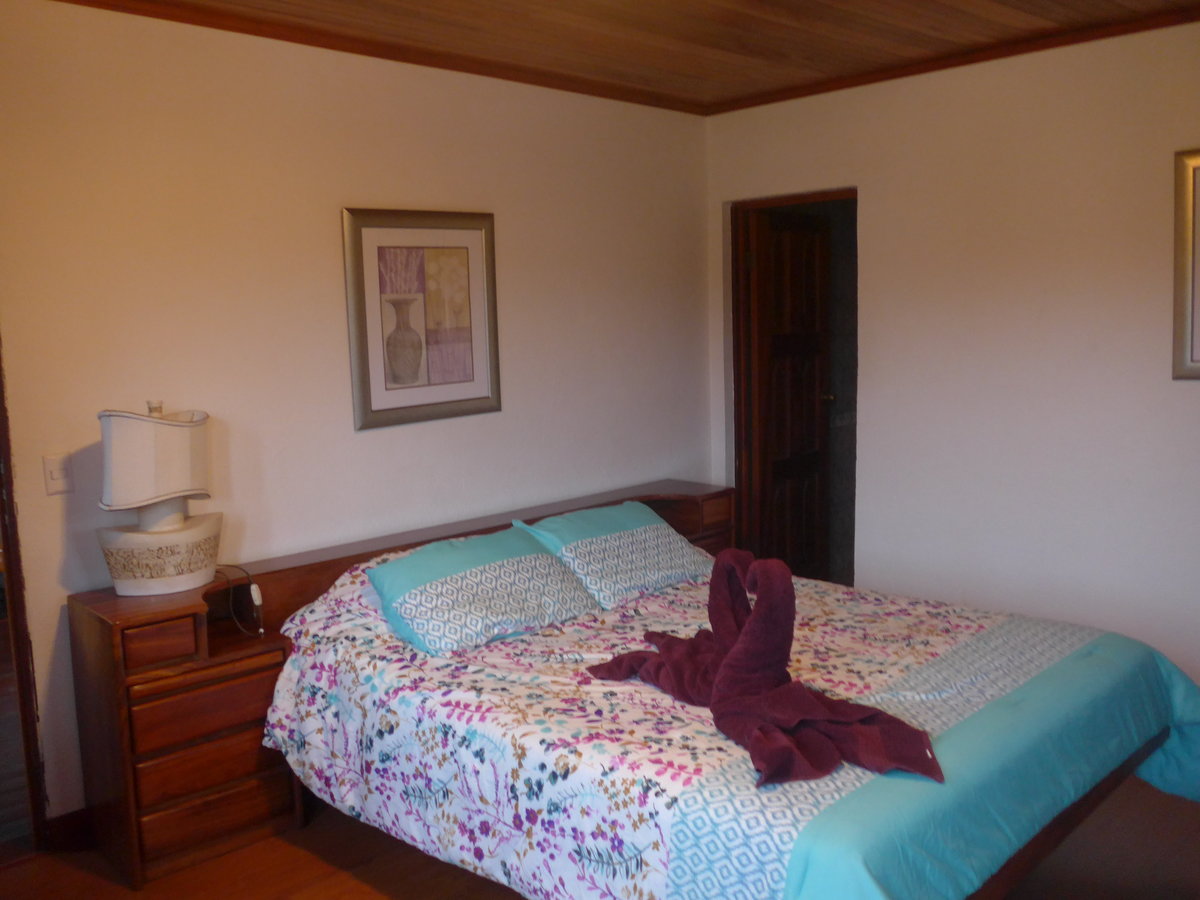 (211'138) - Hotelzimmer am 13. November 2019 in Nuevo Arenal, Hotel-Restaurant Los H�roes