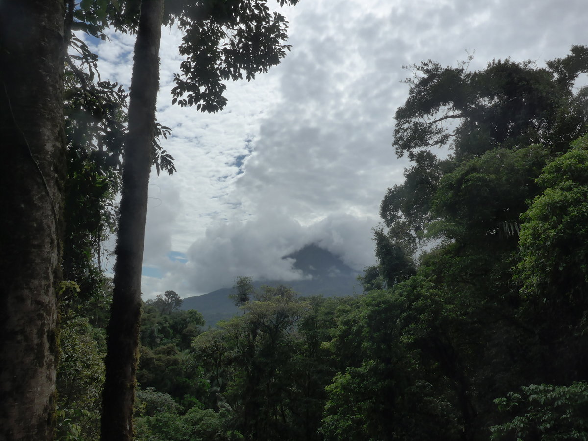 (211'171) - Blick auf den Vulkan Arenal am 14. November 2019 im Mistico bei la Fortuna