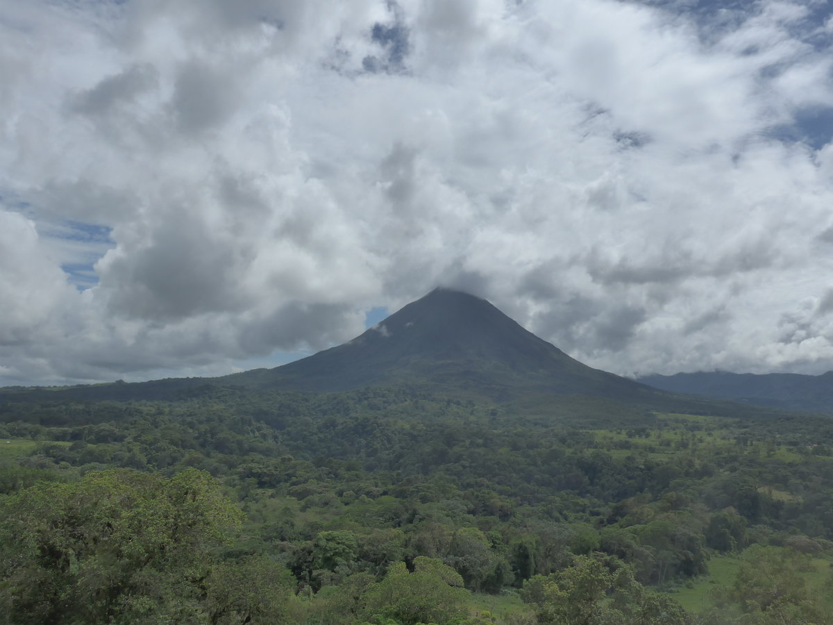 (211'222) - Der Vulkan Arenal am 14. November 2019 vom Mistico bei Fortuna aus