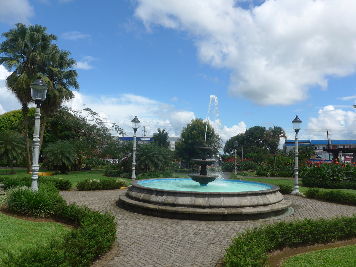 (211'250) - Springbrunnen am 14. November 2019 in La Fortuna