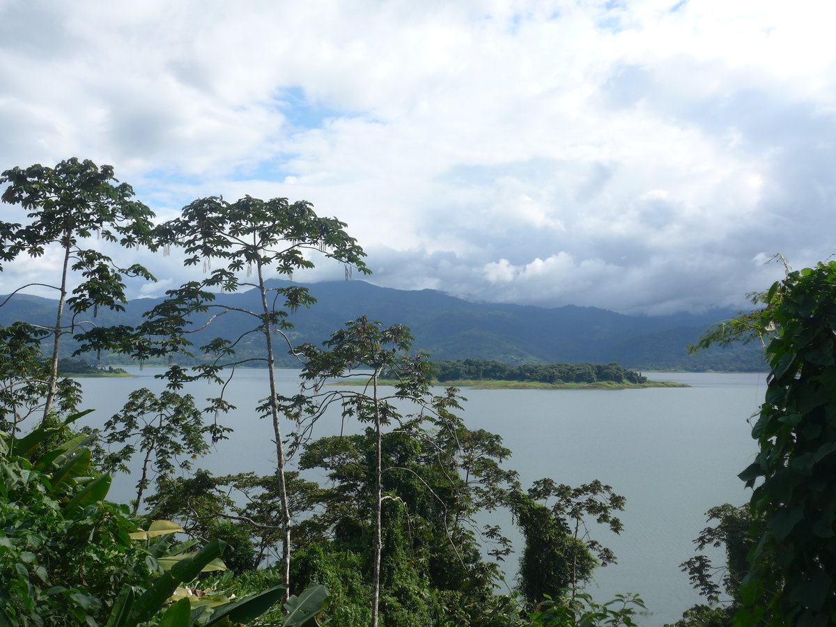 (211'276) - Der Arenalsee am 14. November 2019 in Arenal