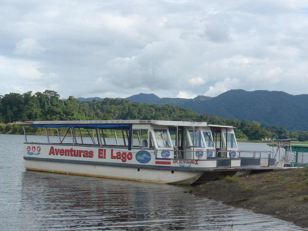 (211'288) - Boote auf dem Arenalsee am 14. November 2019 bei Arenal