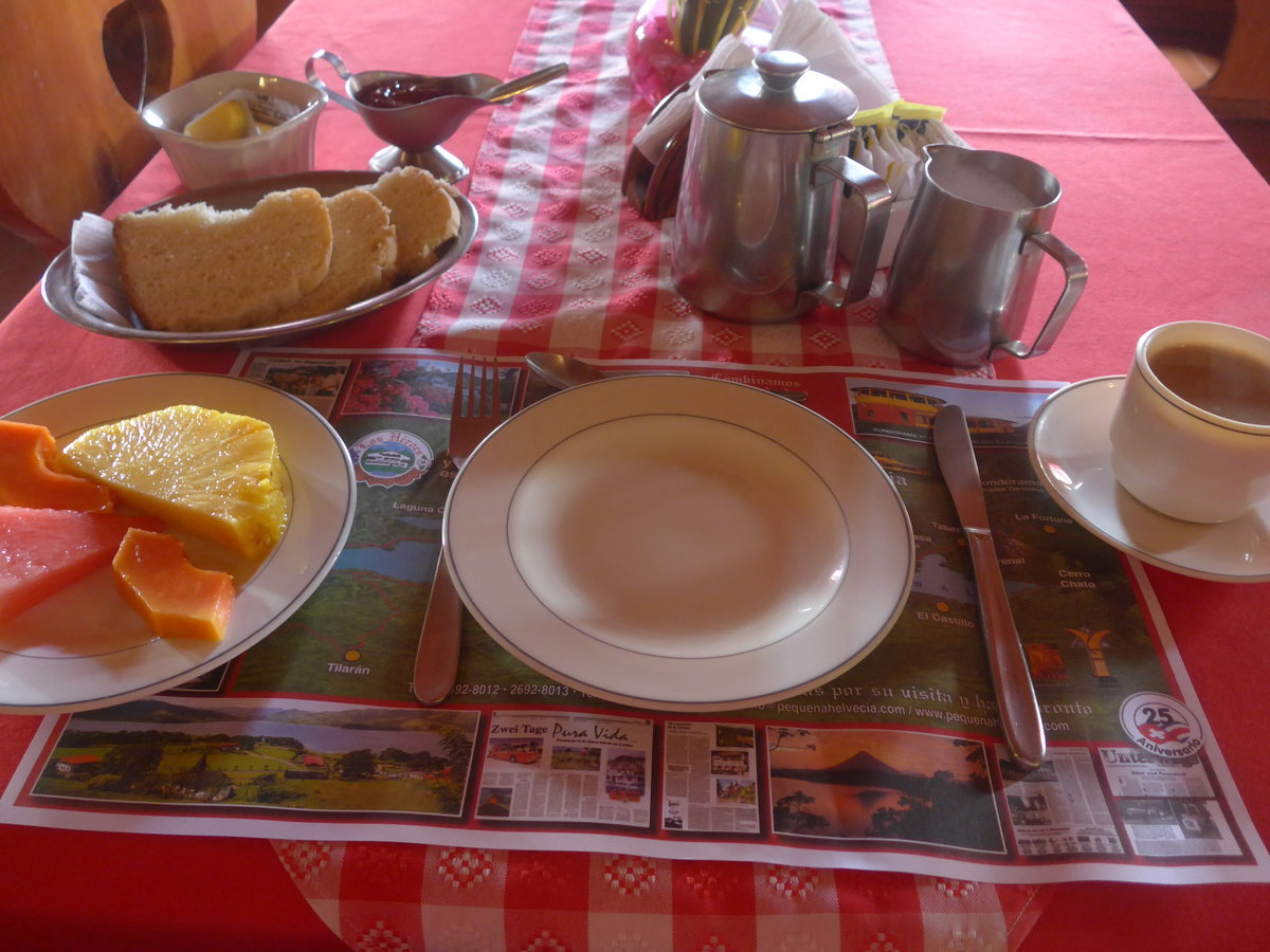 (211'308) - Continental-Fr�hst�ck am 15. November 2019 in Nuevo Arenal, Los H�roes