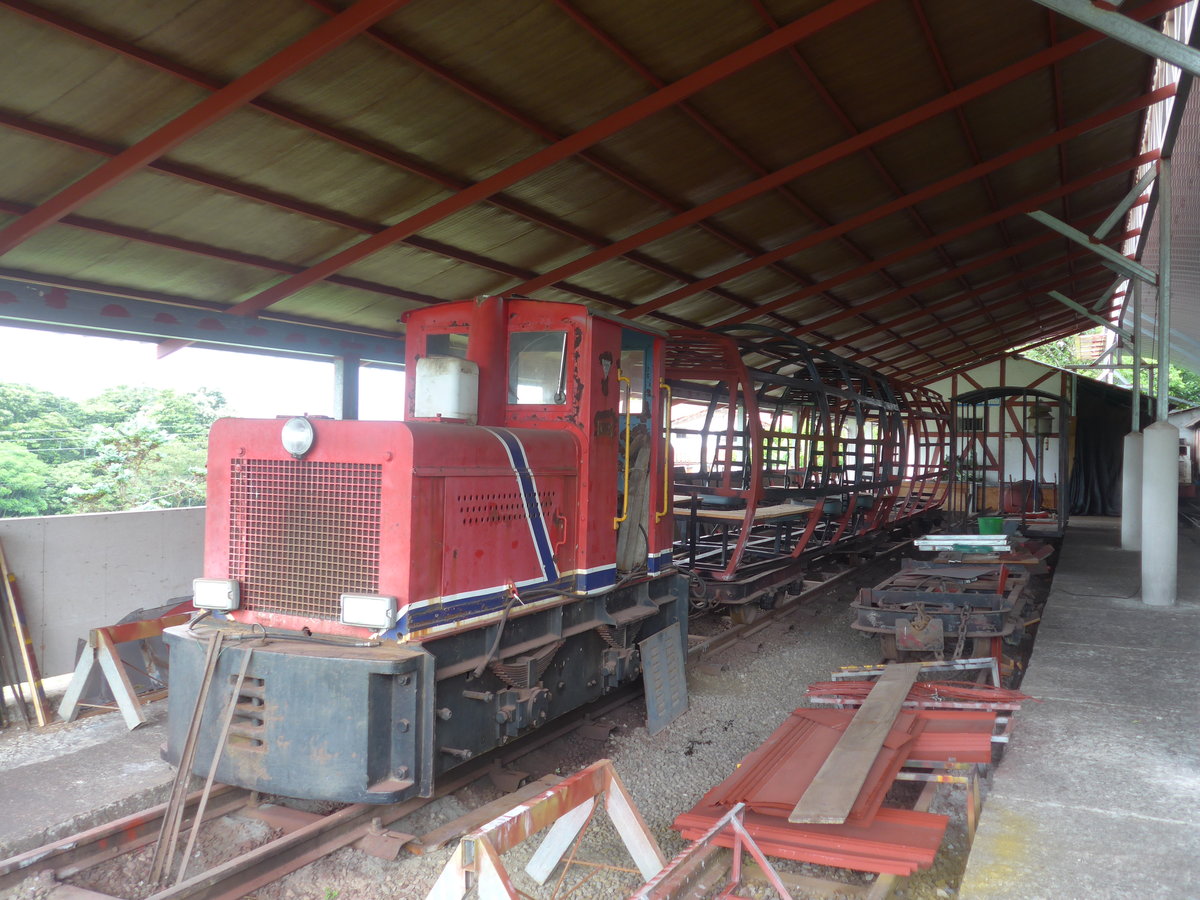(211'410) - TTA-Diesellokomotive am 16. November 2019 in Nuevo Arenal, Los H�roes