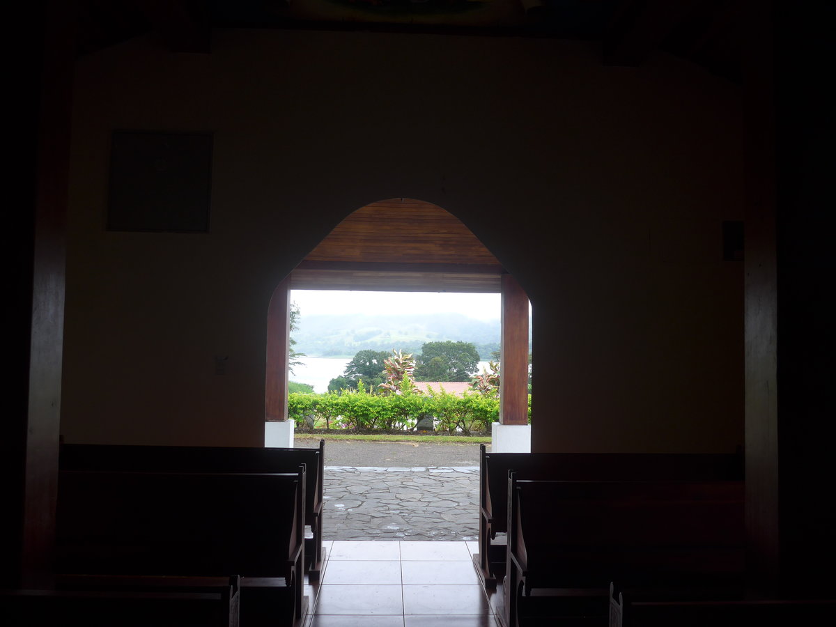 (211'425) - Inneres der Kapelle am 16. November 2019 in Nuevo Arenal, Los H�roes