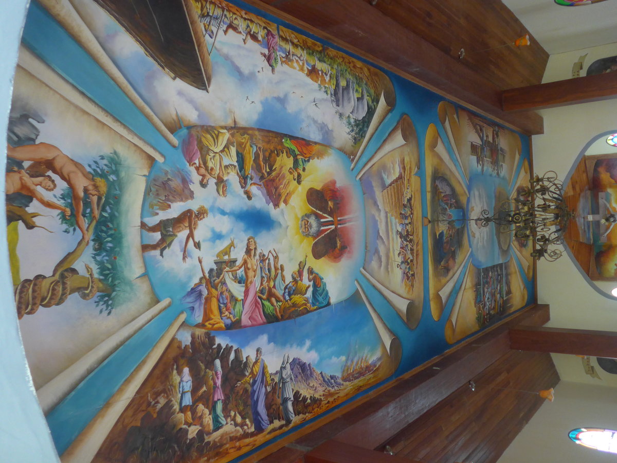 (211'426) - Inneres der Kapelle am 16. November 2019 in Nuevo Arenal, Los H�roes