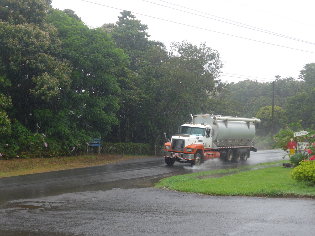 (211'441) - Mack - C 169'575 - am 16. November 2019 in Nuevo Arenal, Los H�roes