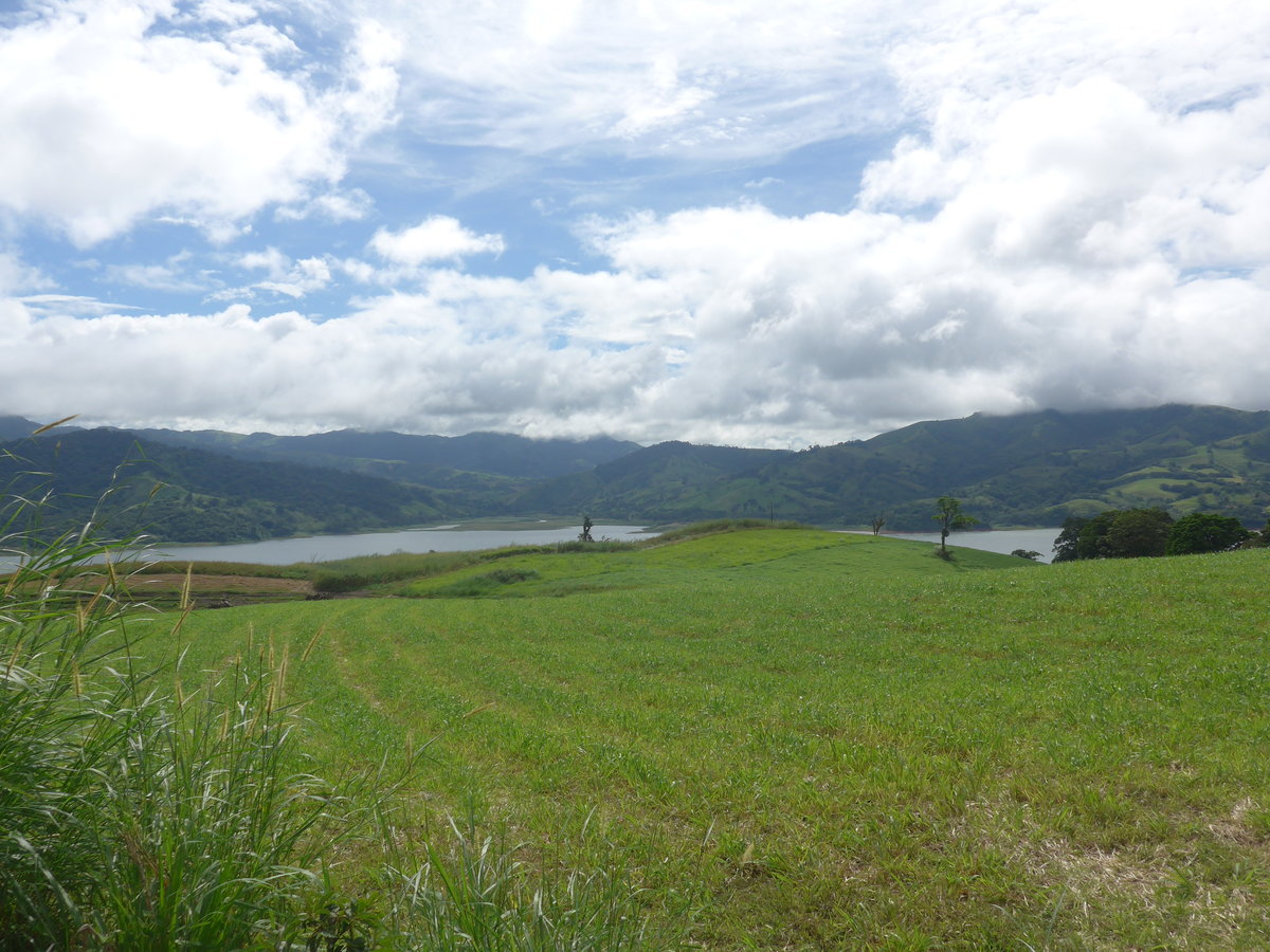 (211'464) - Blick auf den Arenalsee am 16. November 2019 in Nuevo Arenal, Los H�roes