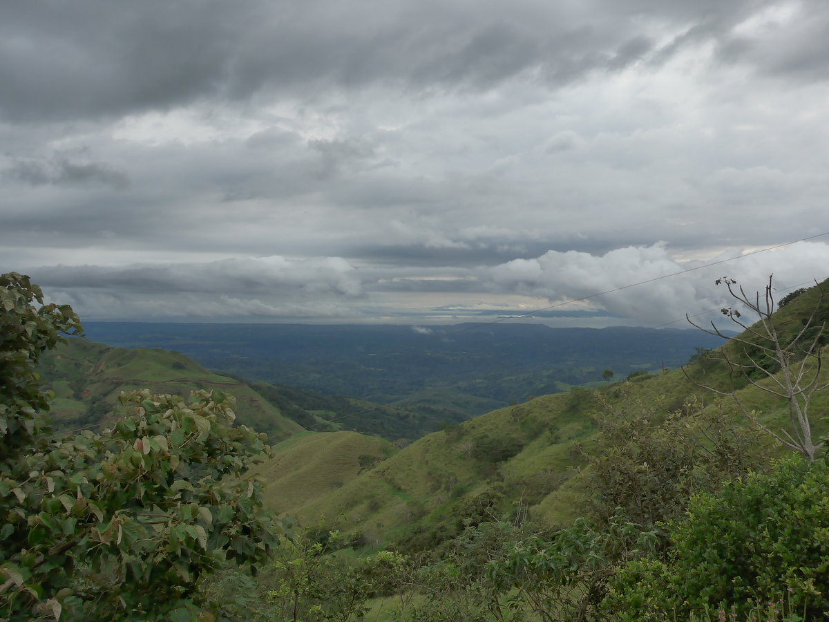(211'623) - Blick ins Tal am 18. November 2019 in Rio J�sus