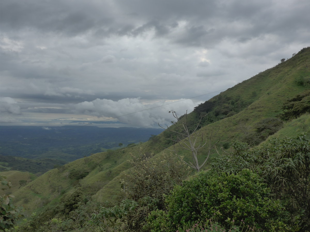 (211'624) - Blick ins Tal am 18. November 2019 in Rio J�sus