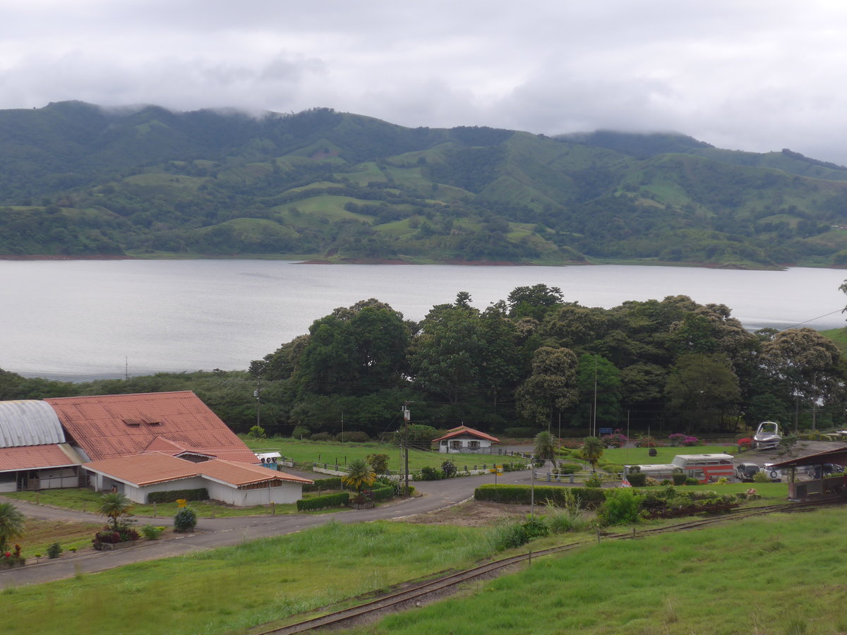 (211'829) - Aussicht auf den Arenalsee am 20. November 2019 von Nuevo Arenal, Los H�roes aus