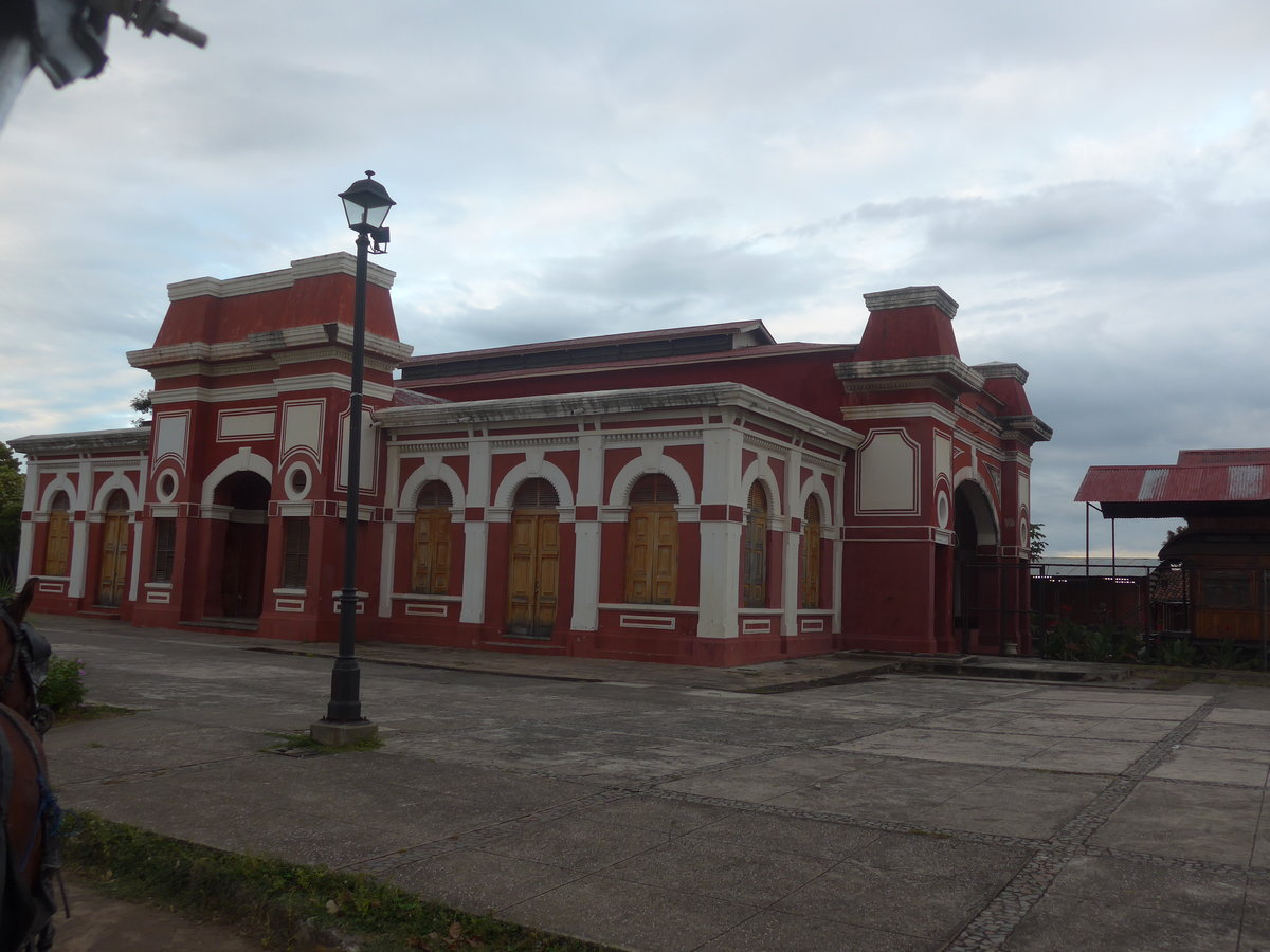 (212'151) - Der Bahnhof am 22. November 2019 in Granada