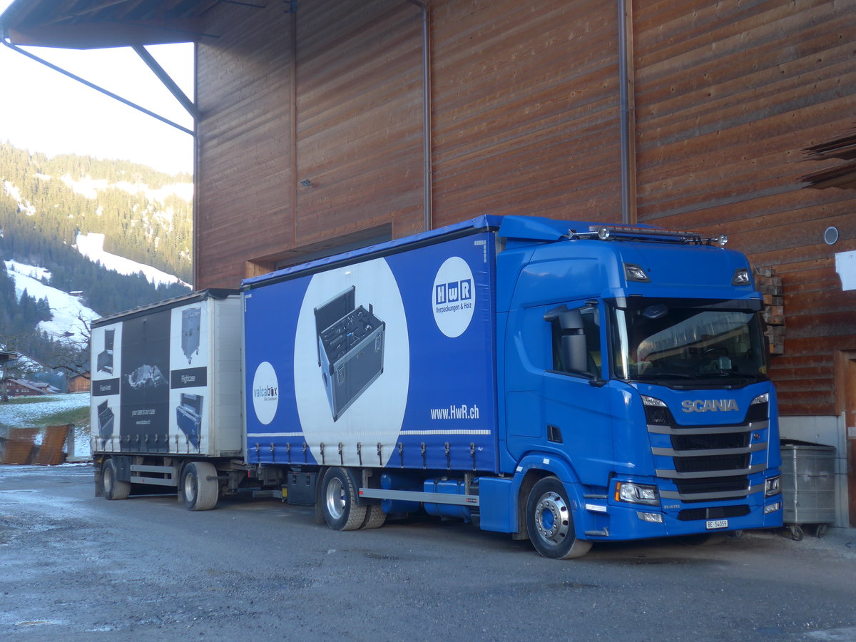 (213'093) - Rieder, St. Stephan - BE 54'059 - Scania am 25. Dezember 2019 in St. Stephan, Holzwerk